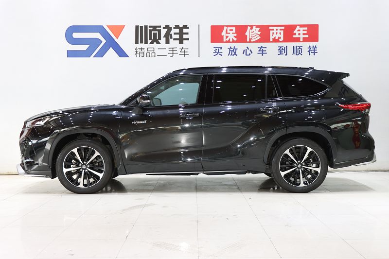 丰田 皇冠陆放 2021款 2.5L HEV四驱尊贵版