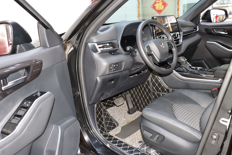 丰田 皇冠陆放 2021款 2.5L HEV四驱尊贵版