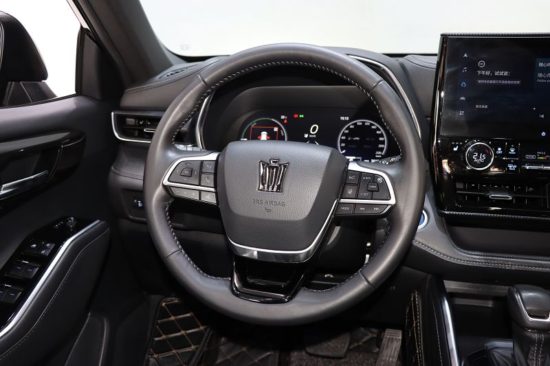 丰田 皇冠陆放 2021款 2.5L HEV四驱尊贵版