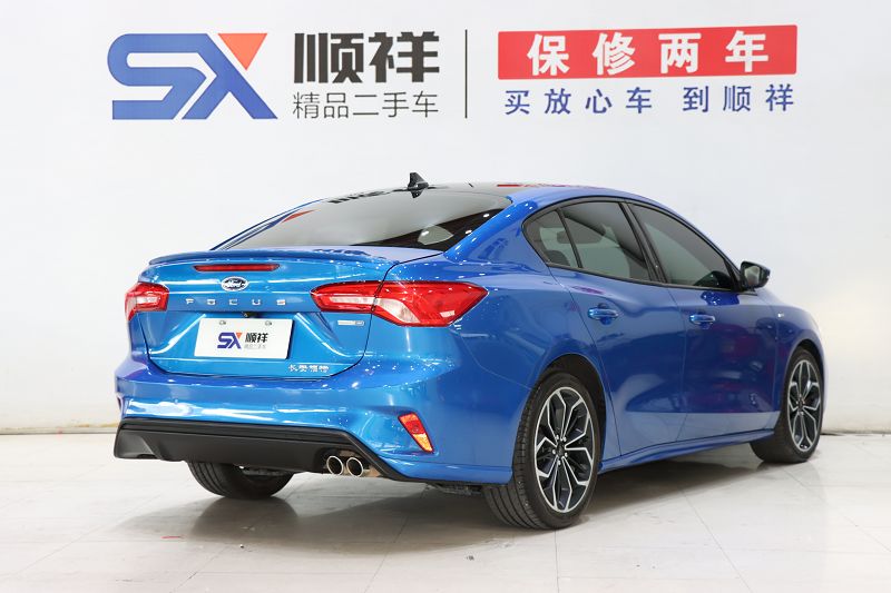 福特 福克斯 2019款 三厢 EcoBoost 180 自动ST Line