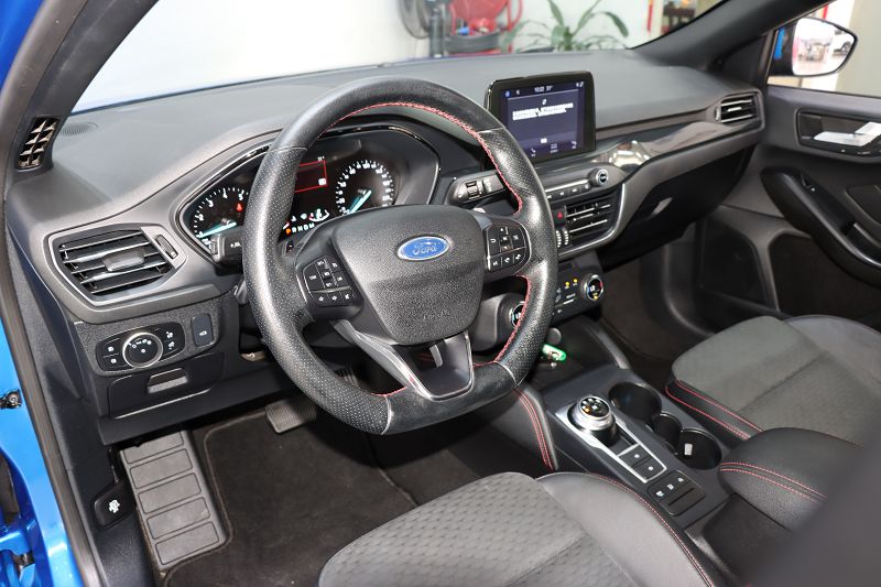 福特 福克斯 2019款 三厢 EcoBoost 180 自动ST Line