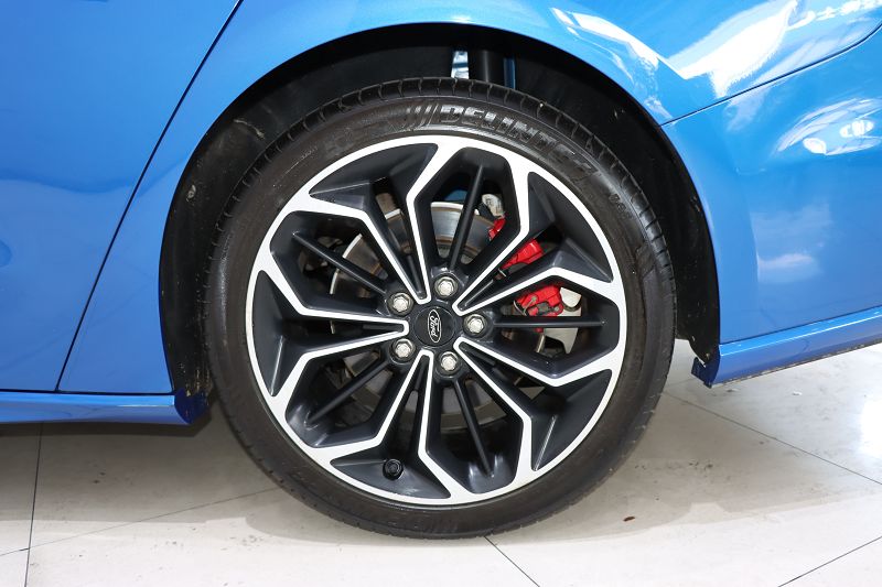 福特 福克斯 2019款 三厢 EcoBoost 180 自动ST Line