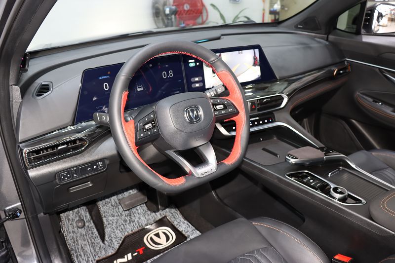 长安UNI-T 2022款 1.5T 运动版 旗舰型
